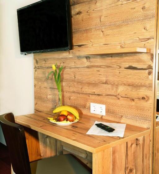 חדר סטנדרט לשלושה עם מרפסת, Heinrichshof