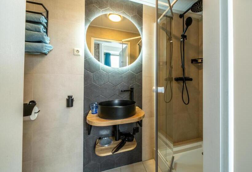 经济房, Hof Van Schoorl