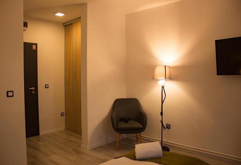 اتاق استاندارد, Hnl Apart