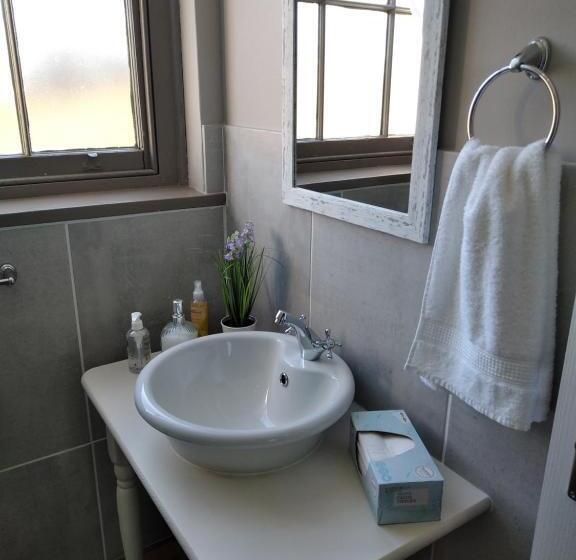 デラックストリプルルーム, Deo Resta Guest Lodge