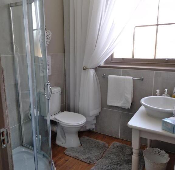 デラックストリプルルーム, Deo Resta Guest Lodge