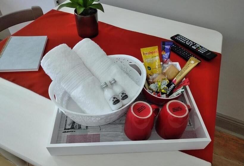 디럭스 트리플 룸, Deo Resta Guest Lodge