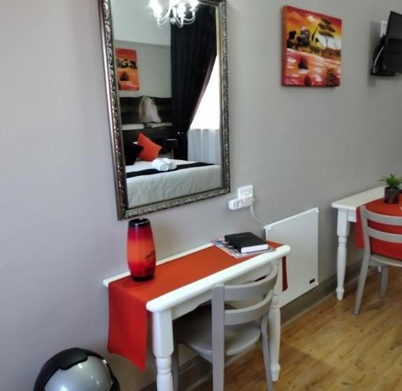 デラックストリプルルーム, Deo Resta Guest Lodge