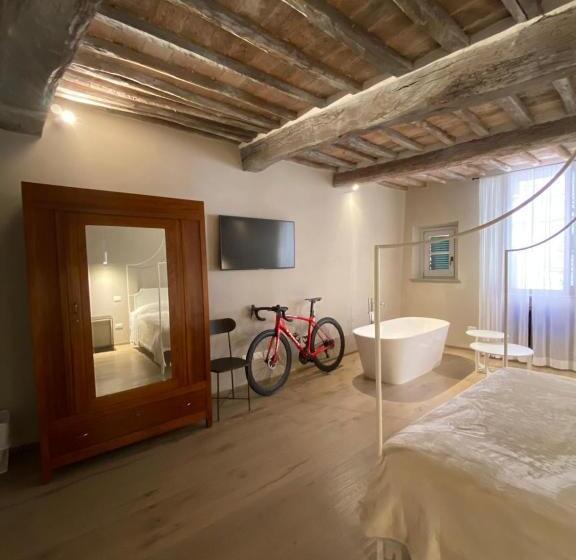 Номер Deluxe, El Tano