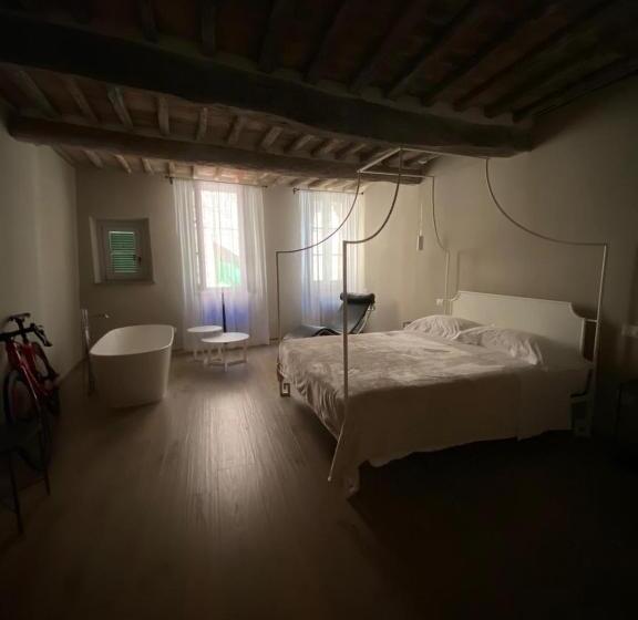 Номер Deluxe, El Tano