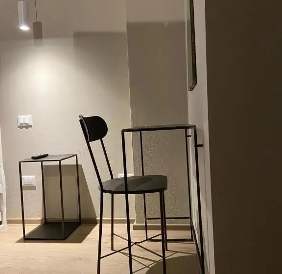 デラックスルーム, El Tano