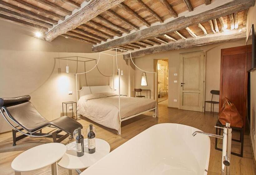 Номер Deluxe, El Tano