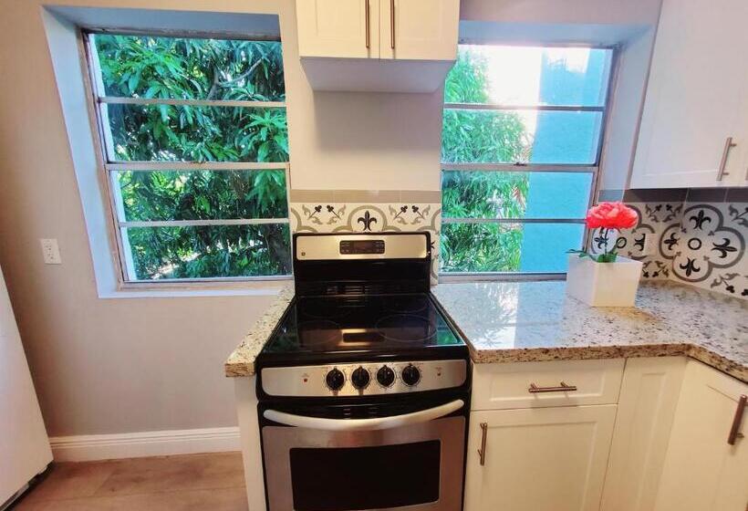 غرفة إقتصادية, La Casona Azul