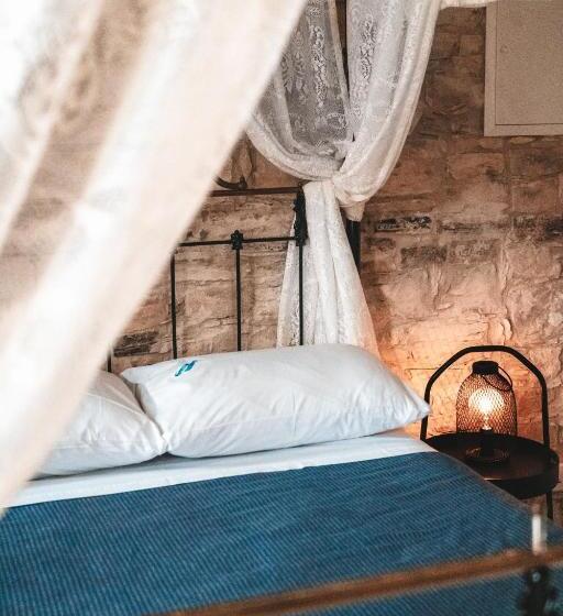 バルコニー付きスタンダードルーム, Lazaros Stonehouse