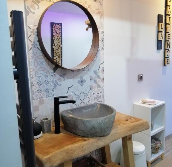 חדר סטנדרט עם ג'קוזי, Le Clos Du 51   Chambres D Hôtes