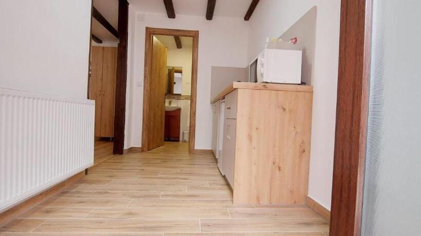 스탠다드 스튜디오, Lindenhaus