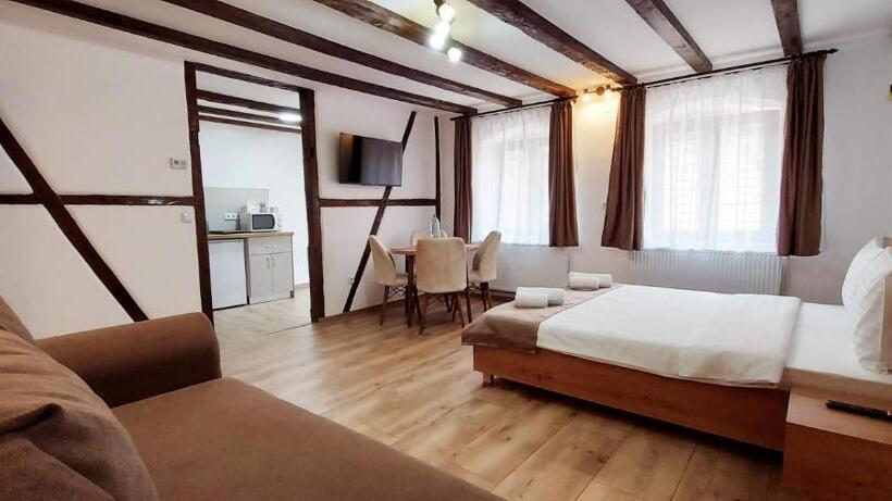 스탠다드 스튜디오, Lindenhaus