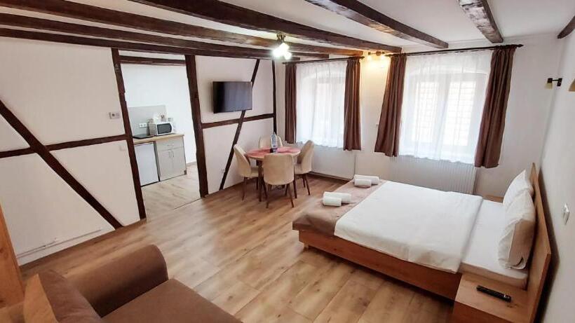 스탠다드 스튜디오, Lindenhaus