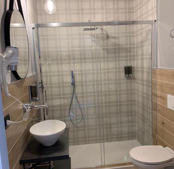 اتاق استاندارد, Marconi 2 Rooms