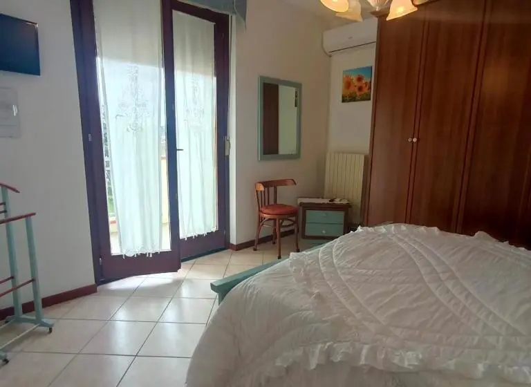 スタンダードルーム, B&b Sguardo Al Conero