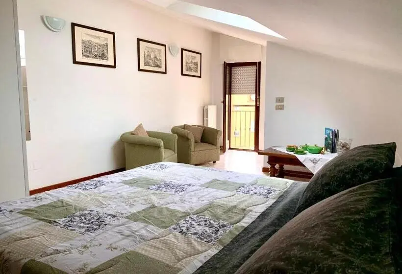 スタンダード4人部屋, B&b Sguardo Al Conero