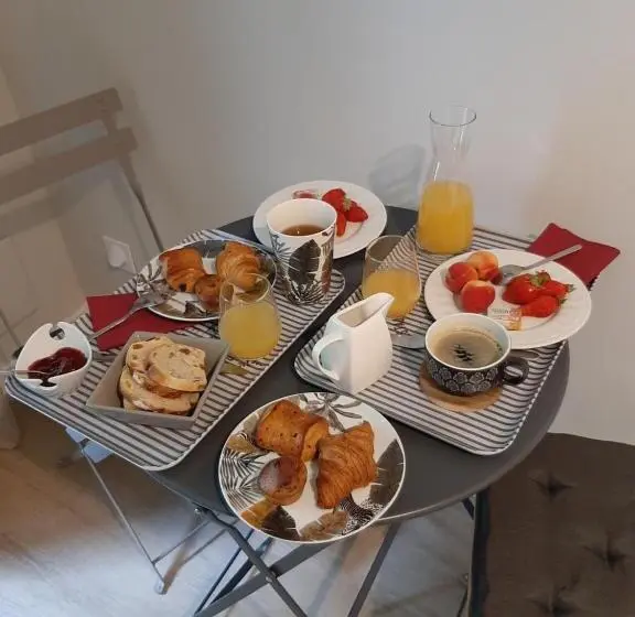 キングサイズベッドのスタンダードルーム, La Villa Claudia