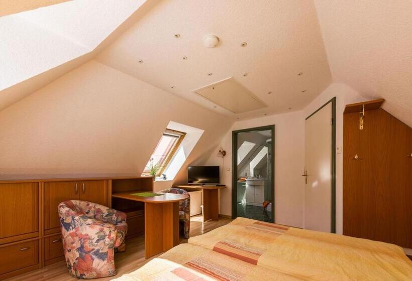 غرفة قياسية مزوَّدة بتراس, Numero1 Pension Und Cafe