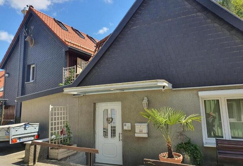 غرفة عائلية, Numero1 Pension Und Cafe