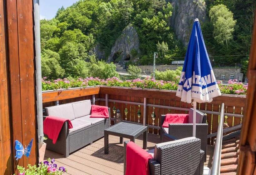 غرفة عائلية, Numero1 Pension Und Cafe