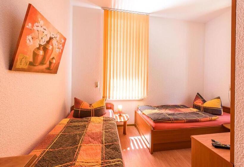 غرفة إقتصادية, Numero1 Pension Und Cafe