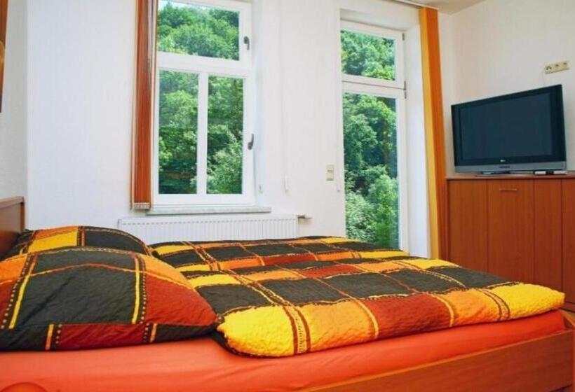 غرفة ديلوكس عائلية, Numero1 Pension Und Cafe