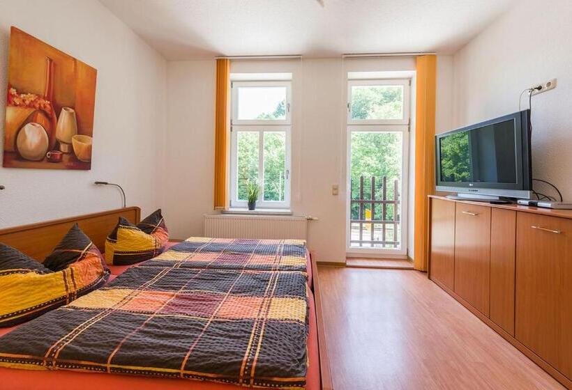 غرفة ديلوكس عائلية, Numero1 Pension Und Cafe