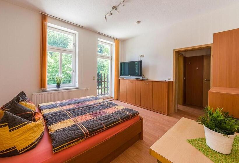 غرفة ديلوكس عائلية, Numero1 Pension Und Cafe