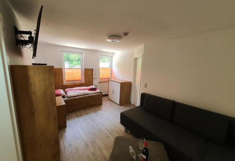 شقة غرفة واحدة, Numero1 Pension Und Cafe