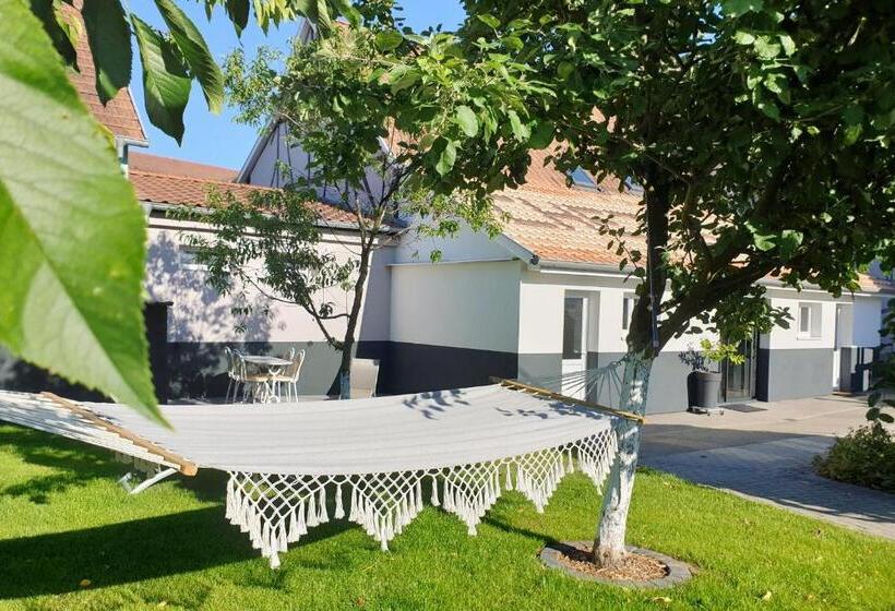 غرفة قياسية, Chez Stef