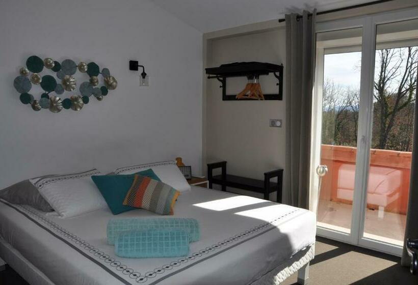 Номер Стандарт Вид на Бассейн, Domaine Sainte Baume