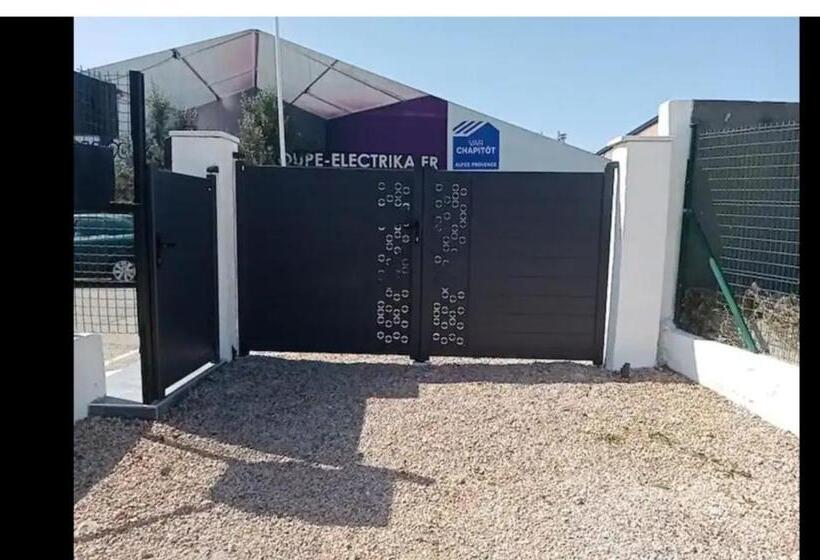 庭の見える１ベッドルームアパートメント, Appart Hôtel Avec Jardin