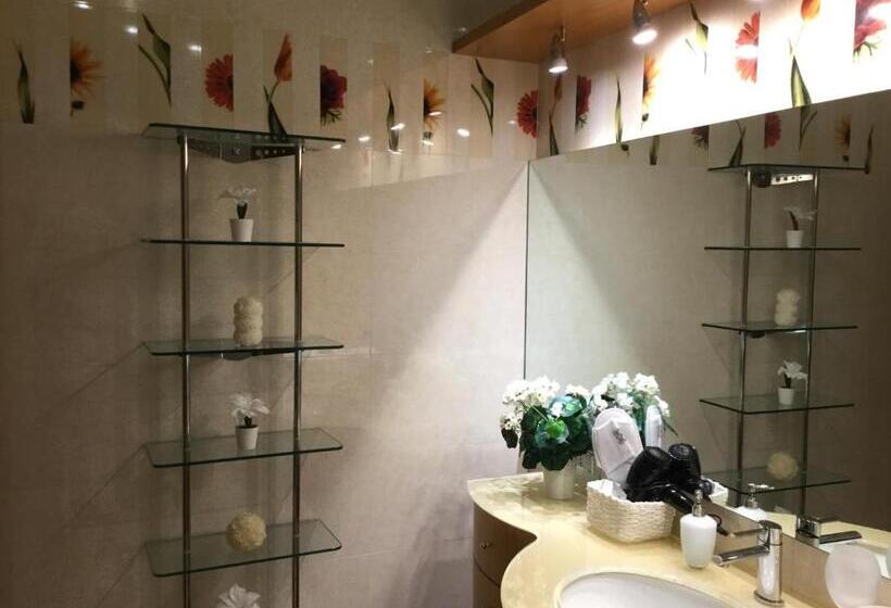 スーペリアの４人部屋, B&b La Favola