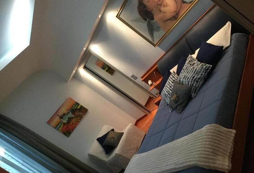 スーペリアの４人部屋, B&b La Favola
