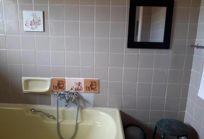 חדר סטנדרט עם מרפסת, Aandrus Bnb