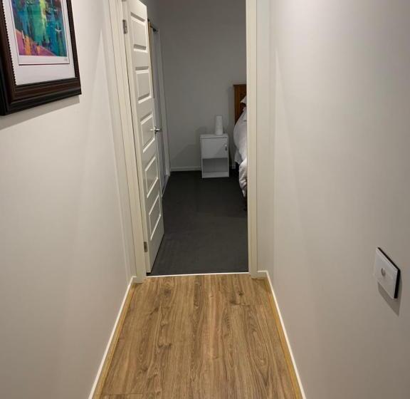 חדר דלוקס, Mijen S Manor