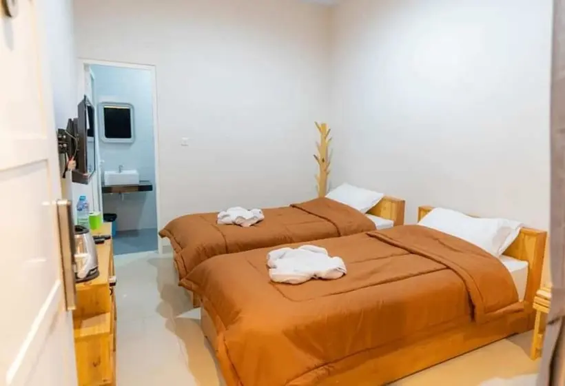 Quarto Estandar, Fredelia Homestay