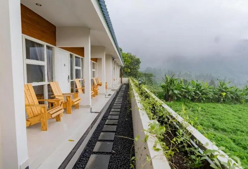 Quarto Estandar, Fredelia Homestay
