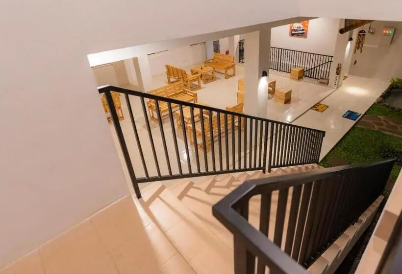 Quarto Superior, Fredelia Homestay