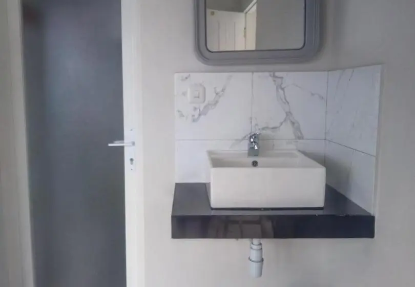 Quarto Superior, Fredelia Homestay
