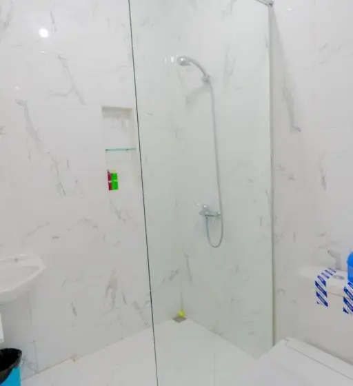 Quarto Familiar, Fredelia Homestay