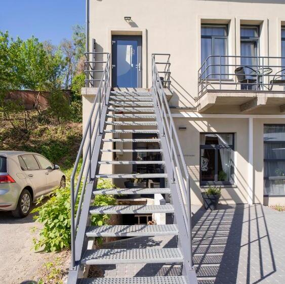 استودیوی استاندارد, House 22a Apartments