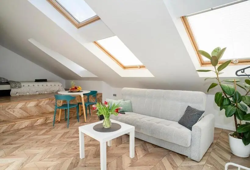 1 Bedroom Penthouse Apartment, House 22a Apartments