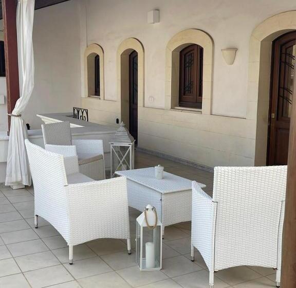 テラス付スイート, Carlo Alberto Room