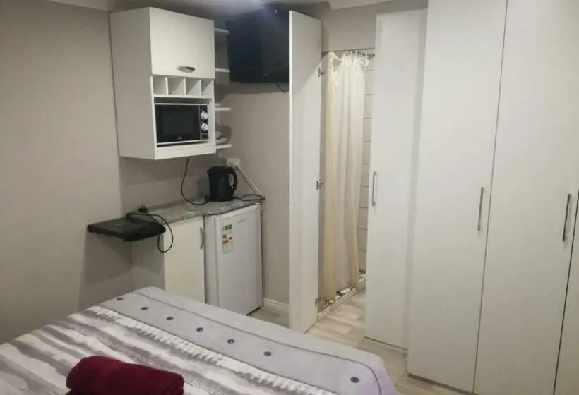 اتاق اکونومی, High View Accommodation