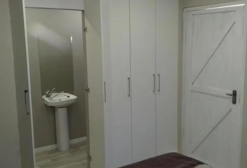 اتاق اکونومی, High View Accommodation
