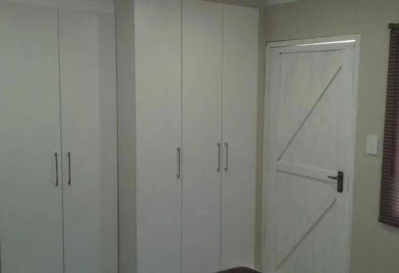 اتاق اکونومی, High View Accommodation