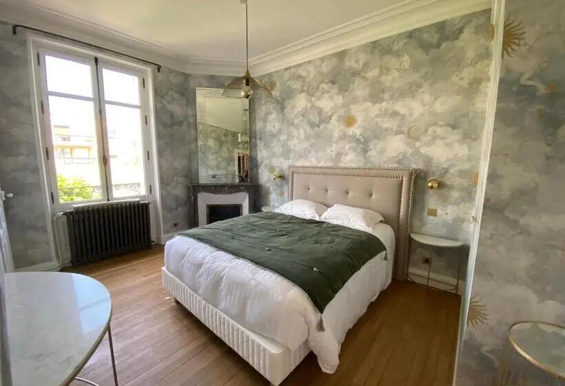 اتاق لوکس با تخت بزرگ, Maison Blanche Chartres   Maison D Hôtes 5 étoiles