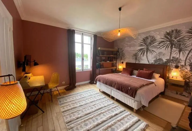 اتاق لوکس با تخت بزرگ, Maison Blanche Chartres   Maison D Hôtes 5 étoiles