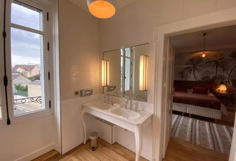 اتاق لوکس با تخت بزرگ, Maison Blanche Chartres   Maison D Hôtes 5 étoiles